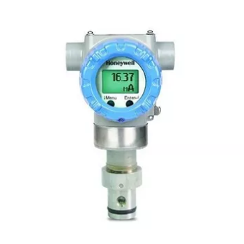 SMARTLINE® ST700 flush-mounted flange transmitter